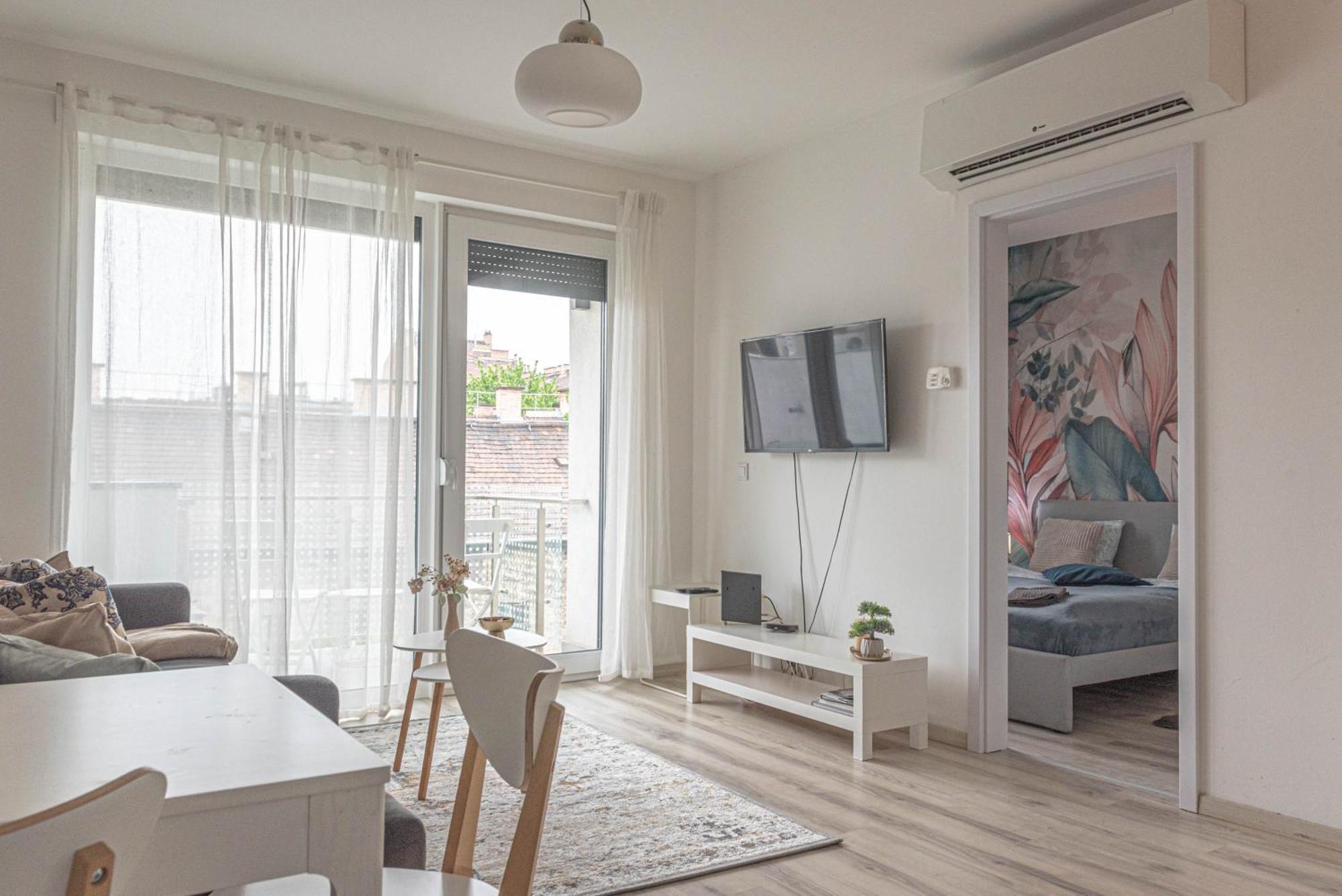 Dob36 Apartment With Free Private Parking And Balcony — Fotók 2